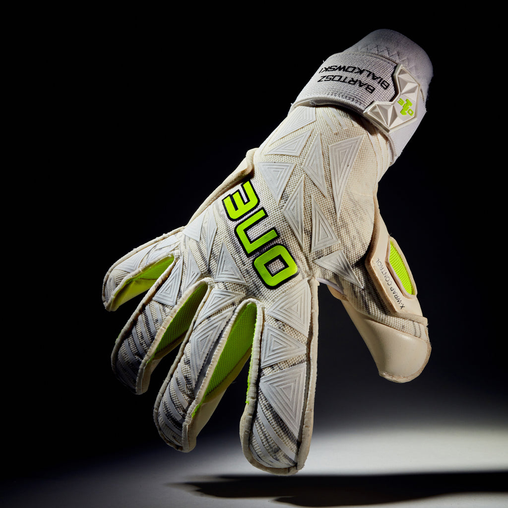 Bartosz Bialkowski Goalkeeper Glove Pro Goalkeeper SMU One Glove™